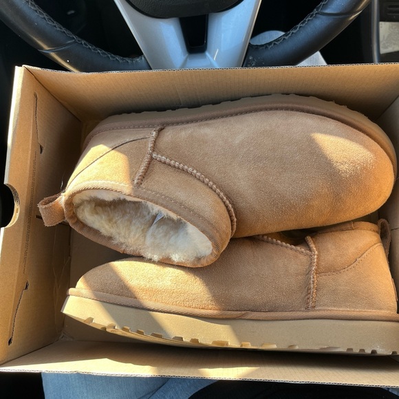 Ugg Classic Ultra Mini Boot Chestnut Size 9 - Picture 1 of 5